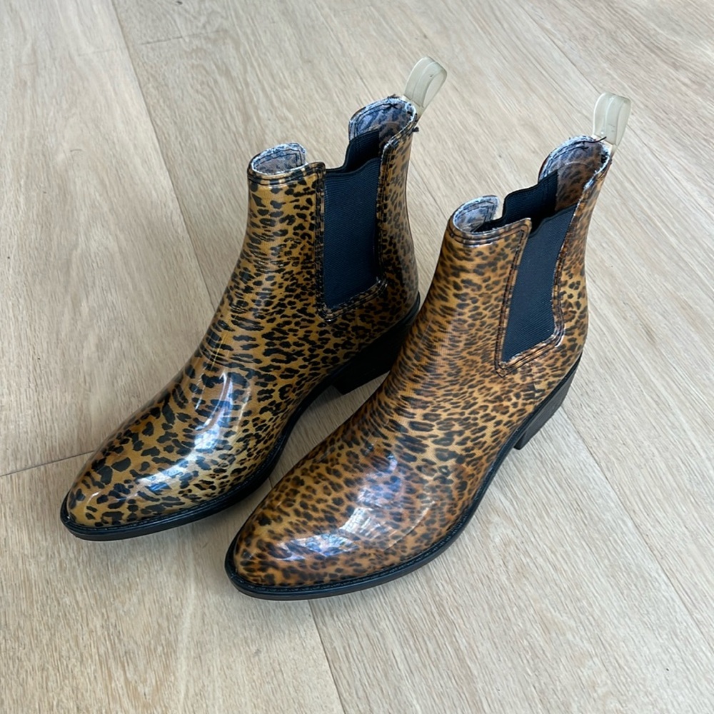 Jeffrey Campbell Short Rain Boots – Size 9 | Cheetah Print & Brand New